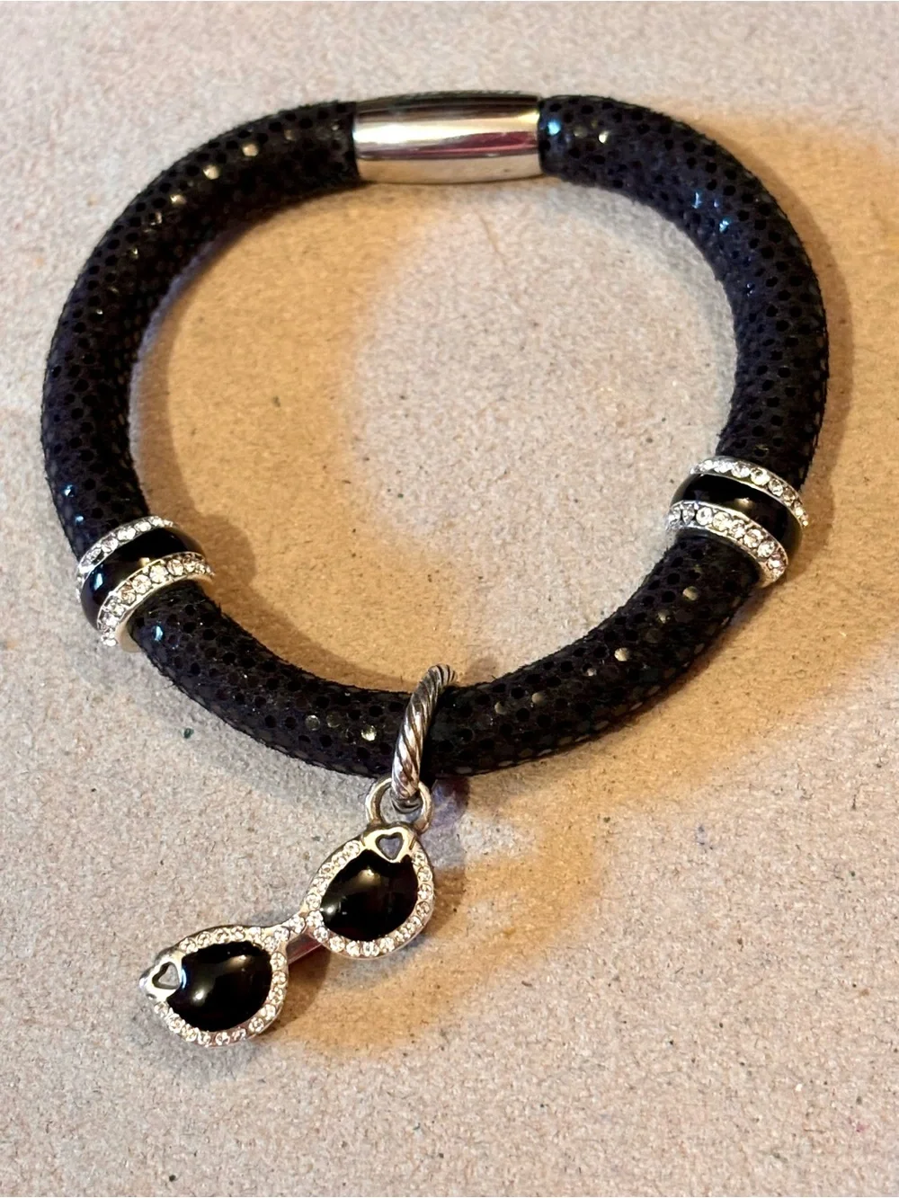 🆕 Brighton Single Sparkle Black Woodstock bracelet Leather Holds beads Retired